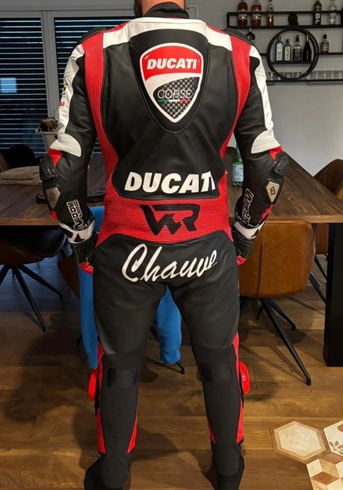 Einblick in unsere bereits gefertigten Lederkombis